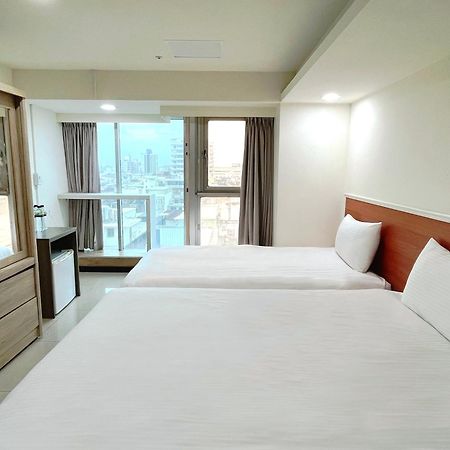 E Lim Hotel Чжунлі Екстер'єр фото