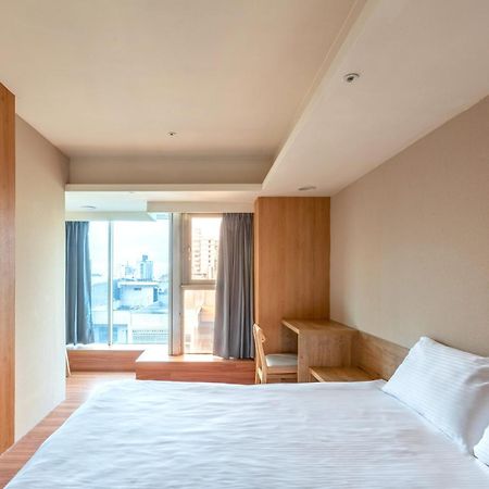 E Lim Hotel Чжунлі Екстер'єр фото