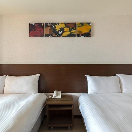 E Lim Hotel Чжунлі Екстер'єр фото
