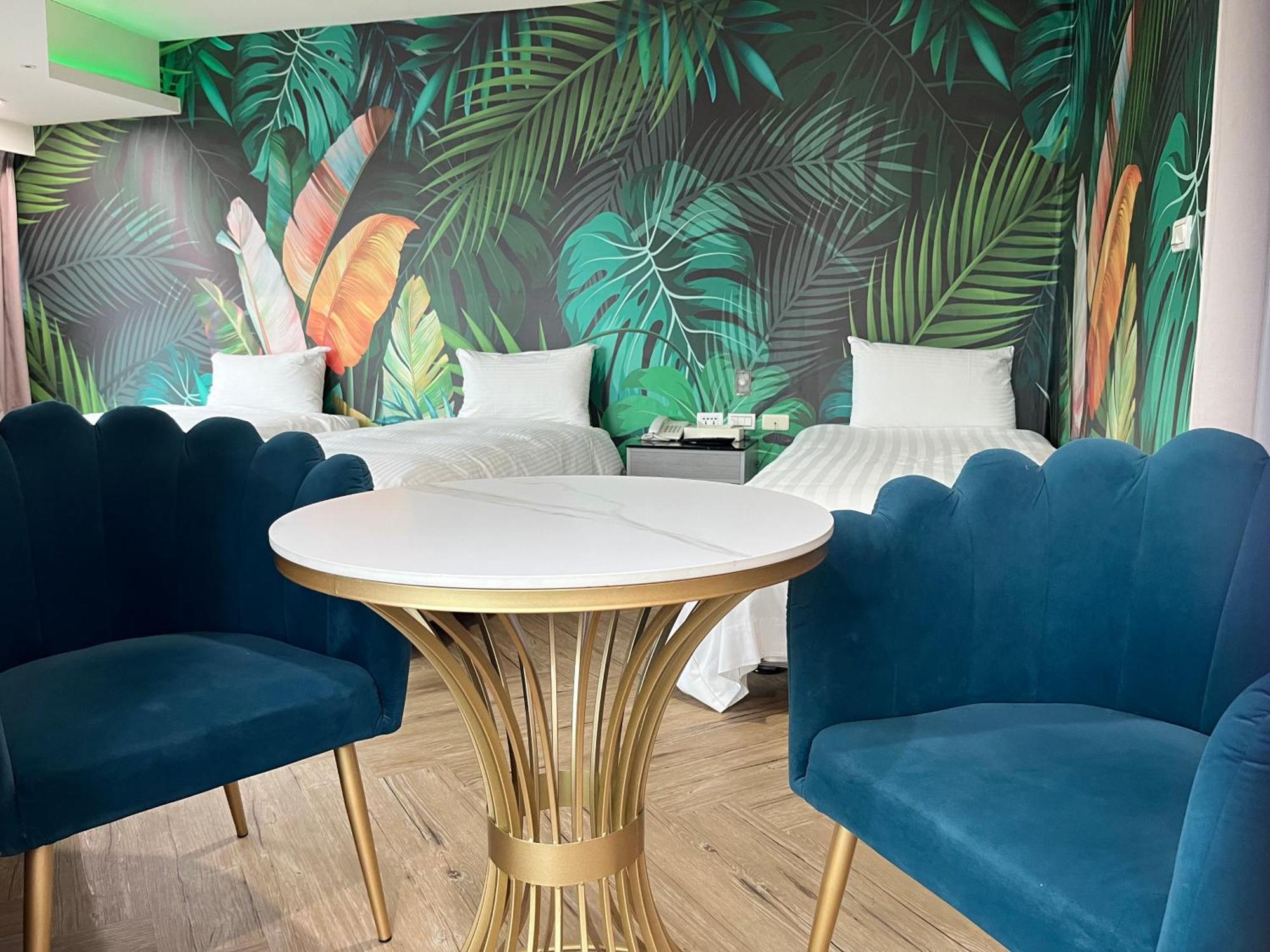 E Lim Hotel Чжунлі Екстер'єр фото