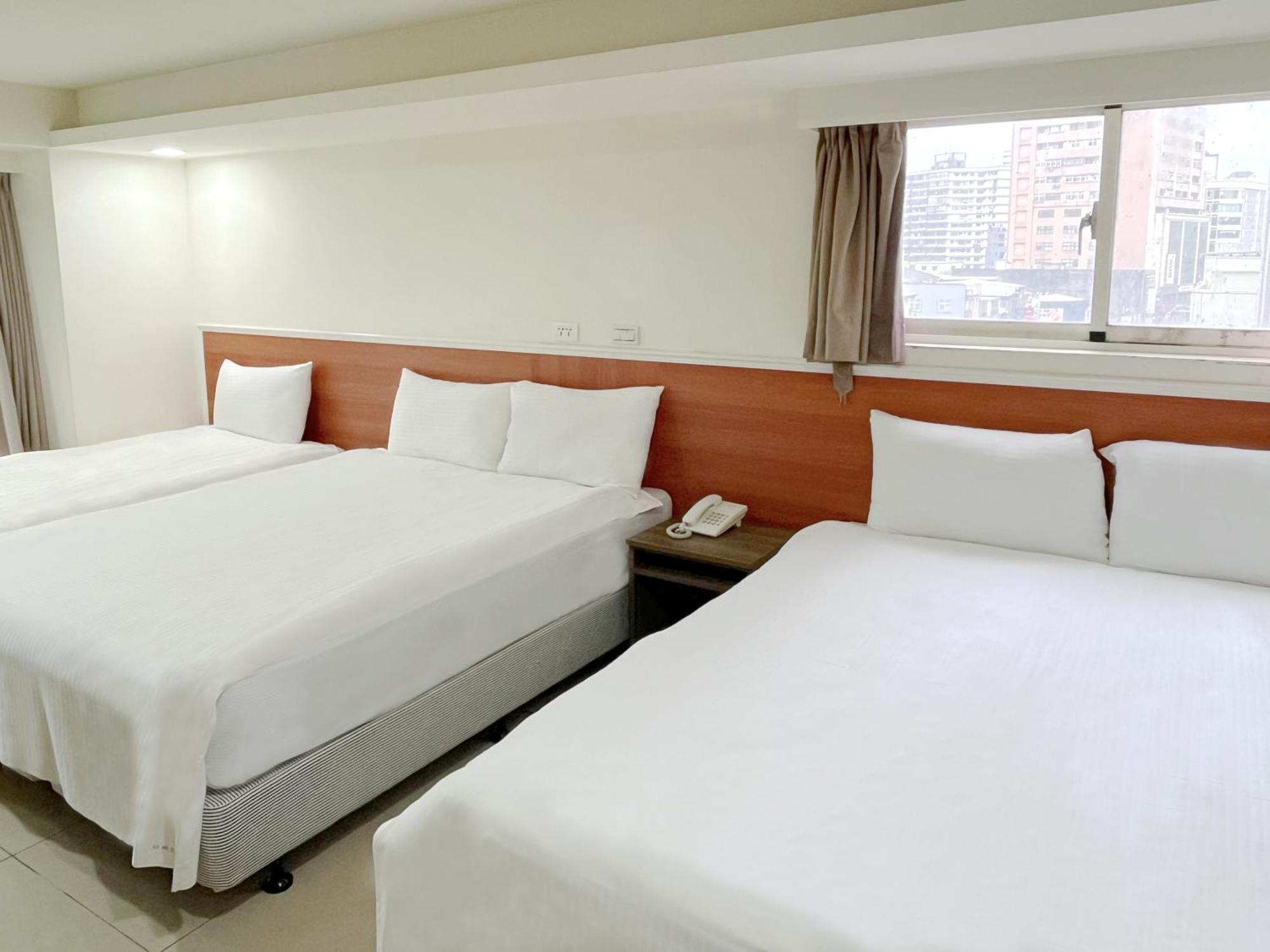 E Lim Hotel Чжунлі Екстер'єр фото