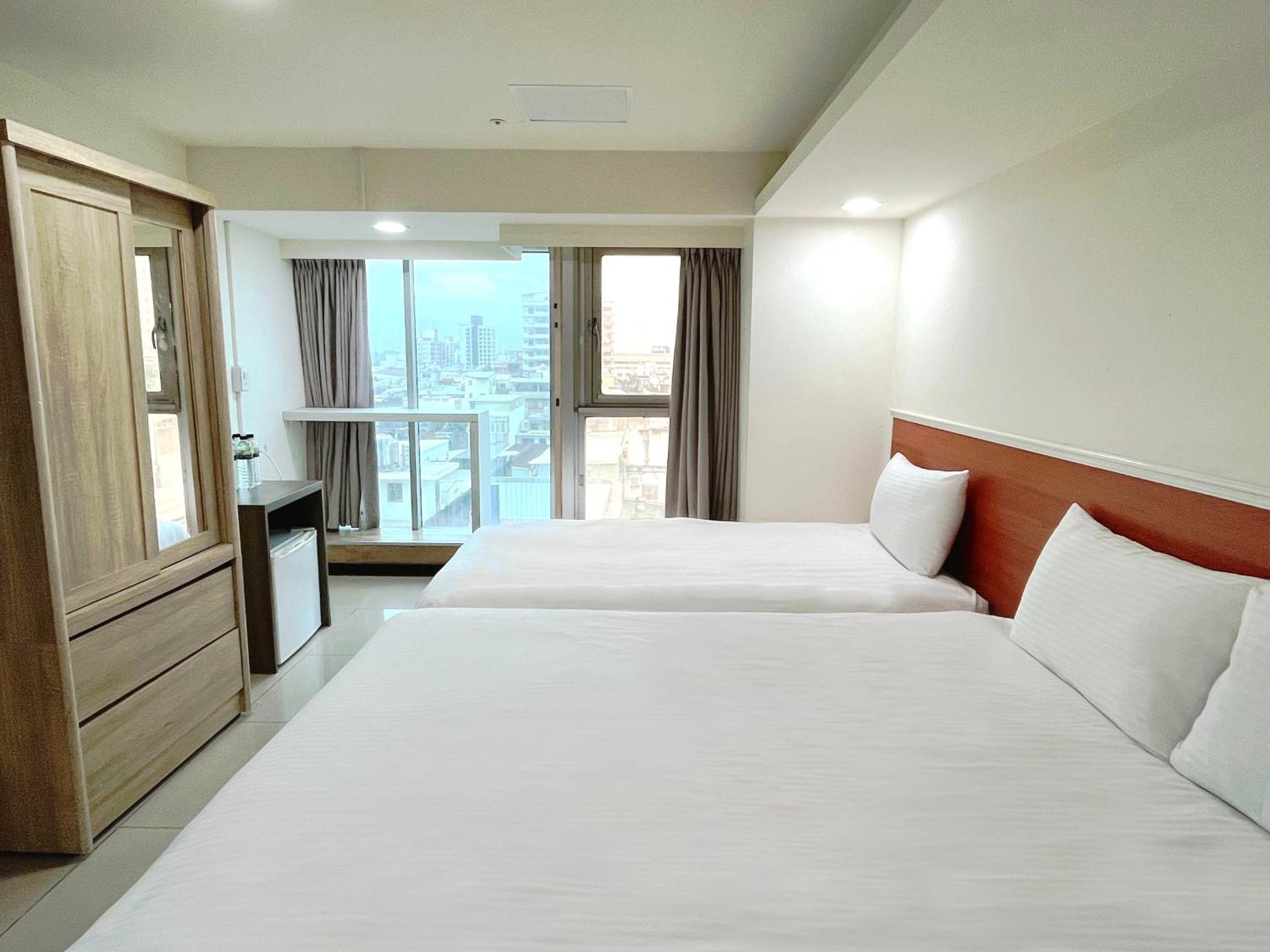 E Lim Hotel Чжунлі Екстер'єр фото