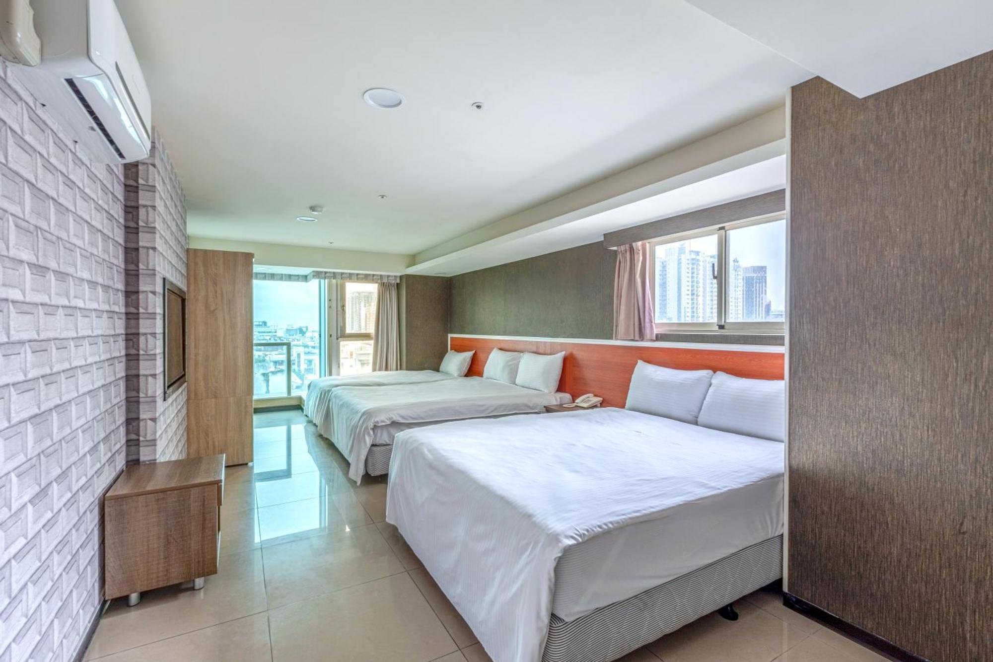 E Lim Hotel Чжунлі Номер фото