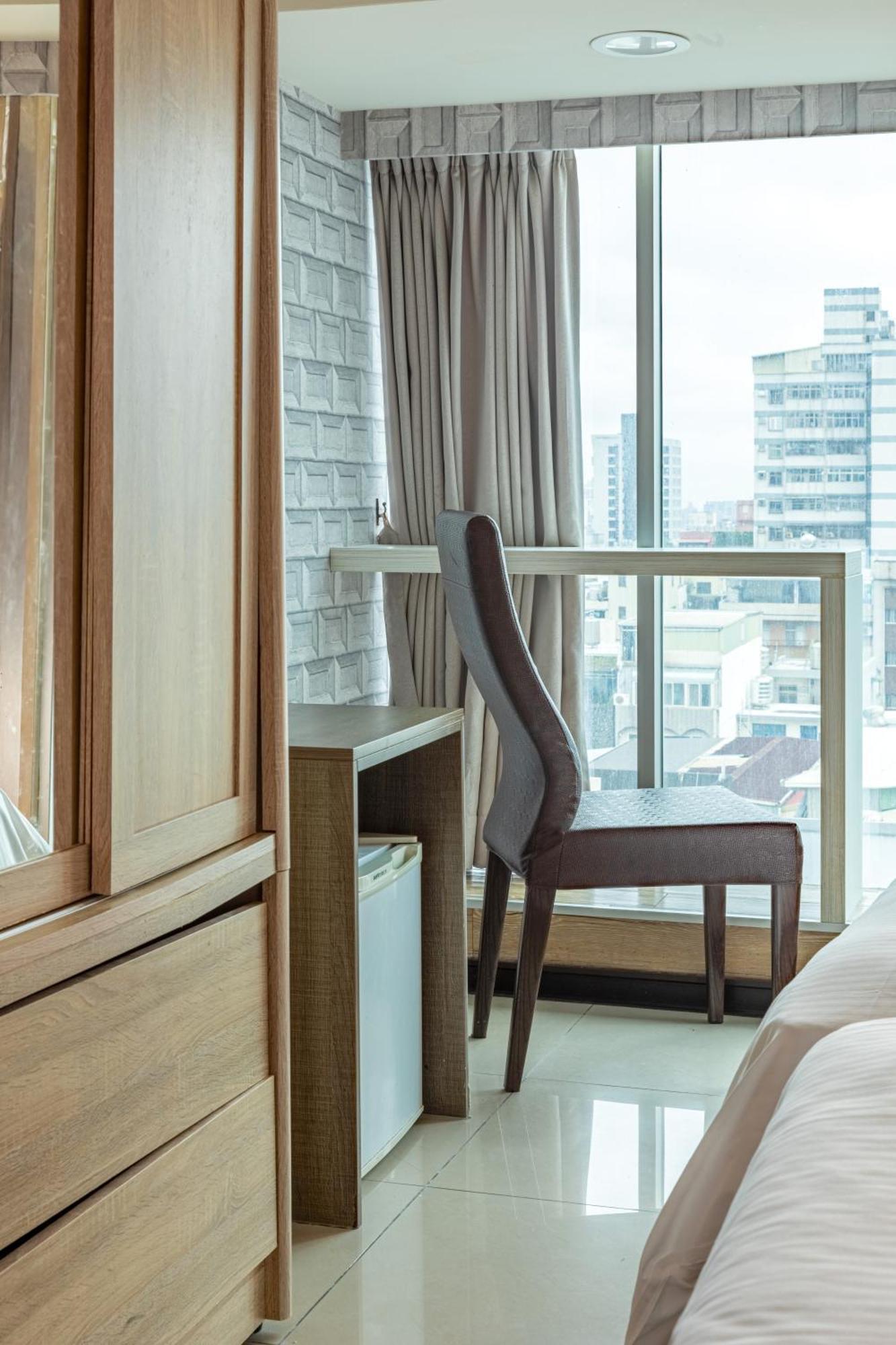 E Lim Hotel Чжунлі Номер фото