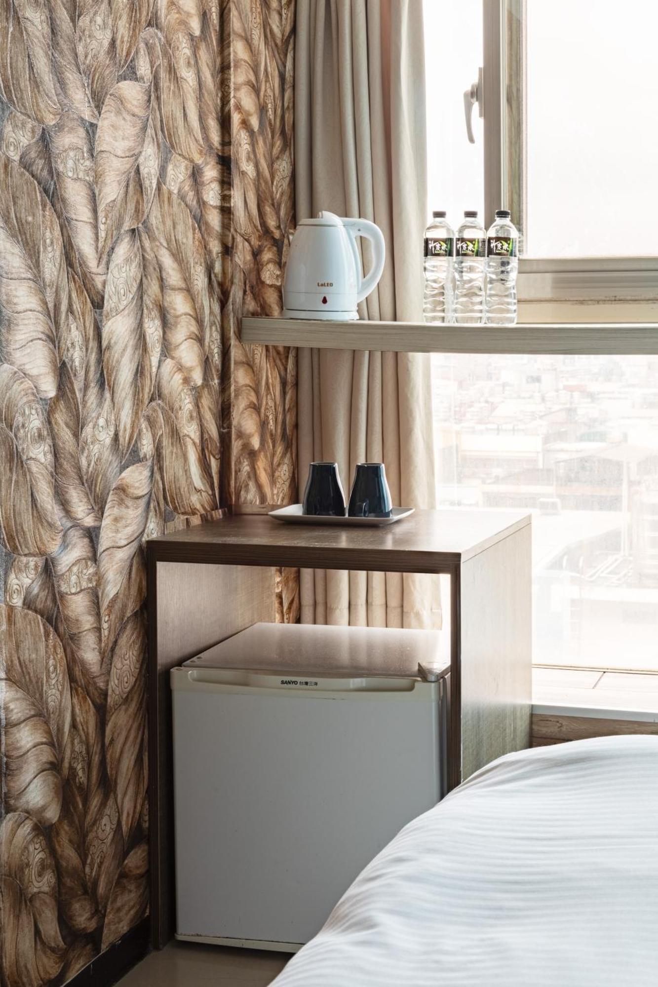 E Lim Hotel Чжунлі Номер фото