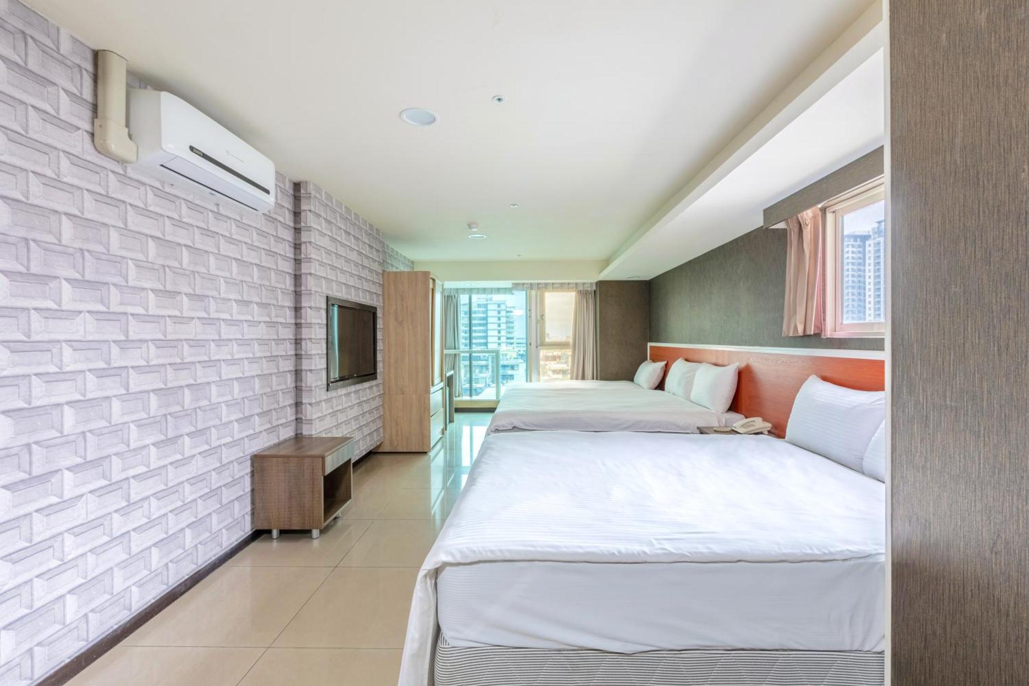 E Lim Hotel Чжунлі Номер фото