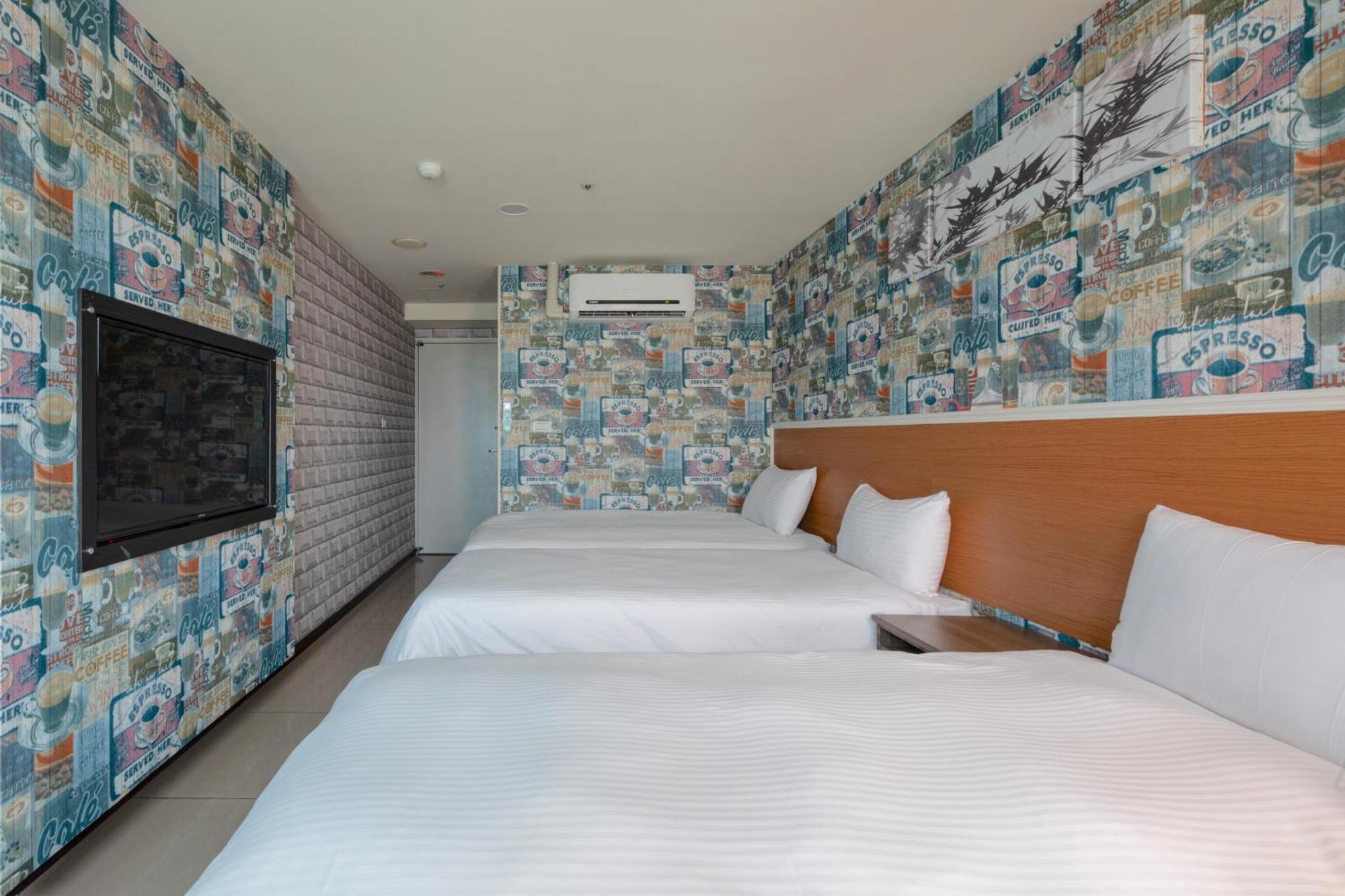 E Lim Hotel Чжунлі Номер фото